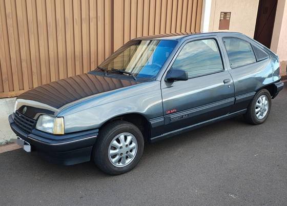 CHEVROLET KADETT 1.8 EFI GLS 8V GASOLINA 2P AUTOMATICO